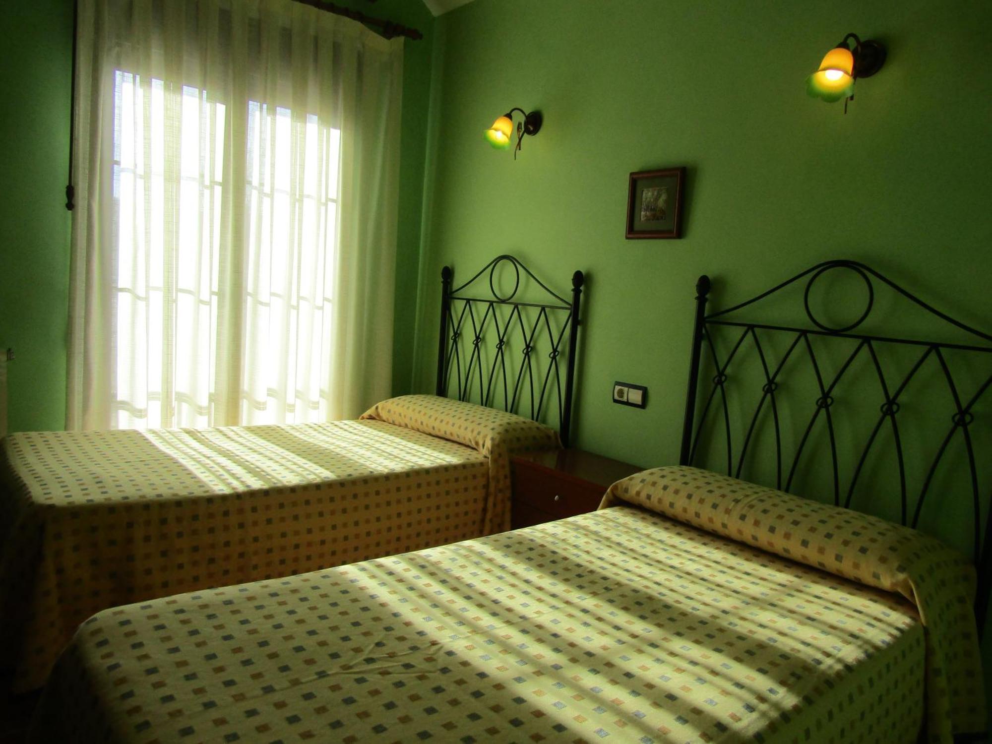 Hostal Paquita Allepuz Exterior photo